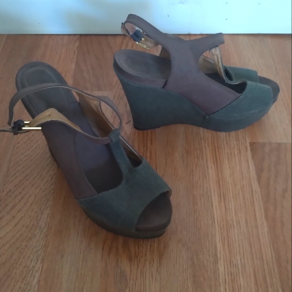 Business style wedges